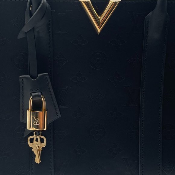 Louis Vuitton Handbag - Picture 7 of 16